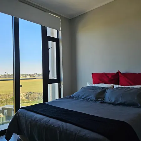 Bella Mare Beautiful Beachfront Apartment Port Elizabeth Buitenkant foto