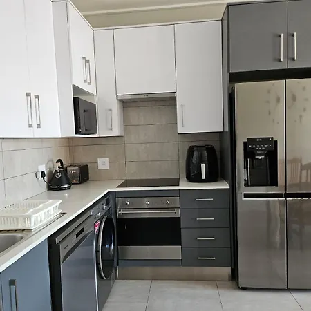 Bella Mare Beautiful Beachfront Apartment Port Elizabeth Buitenkant foto